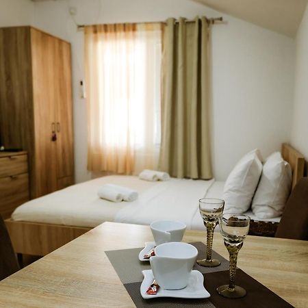 Apartments Djukic Тиват Экстерьер фото