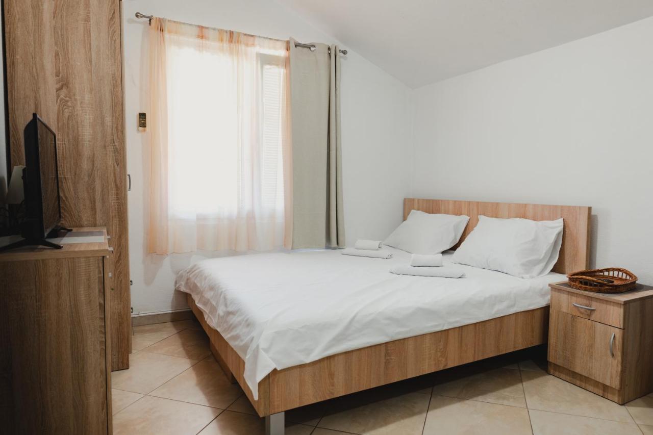 Apartments Djukic Тиват Экстерьер фото