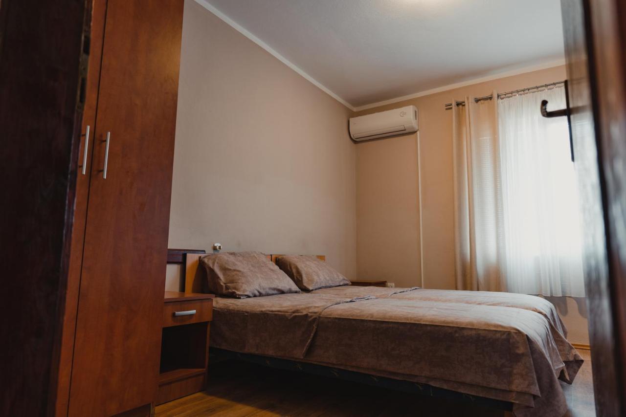 Apartments Djukic Тиват Экстерьер фото