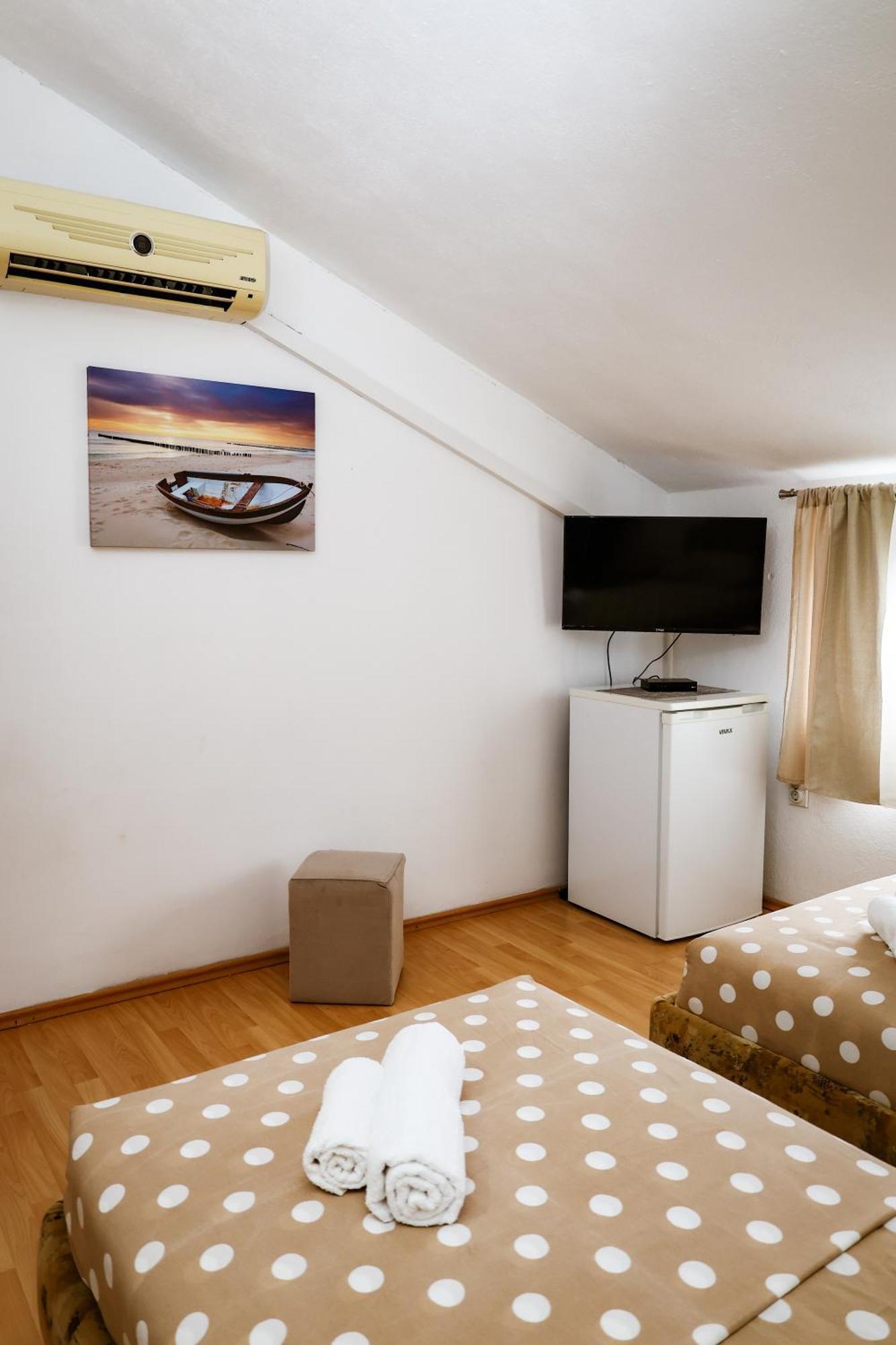 Apartments Djukic Тиват Экстерьер фото