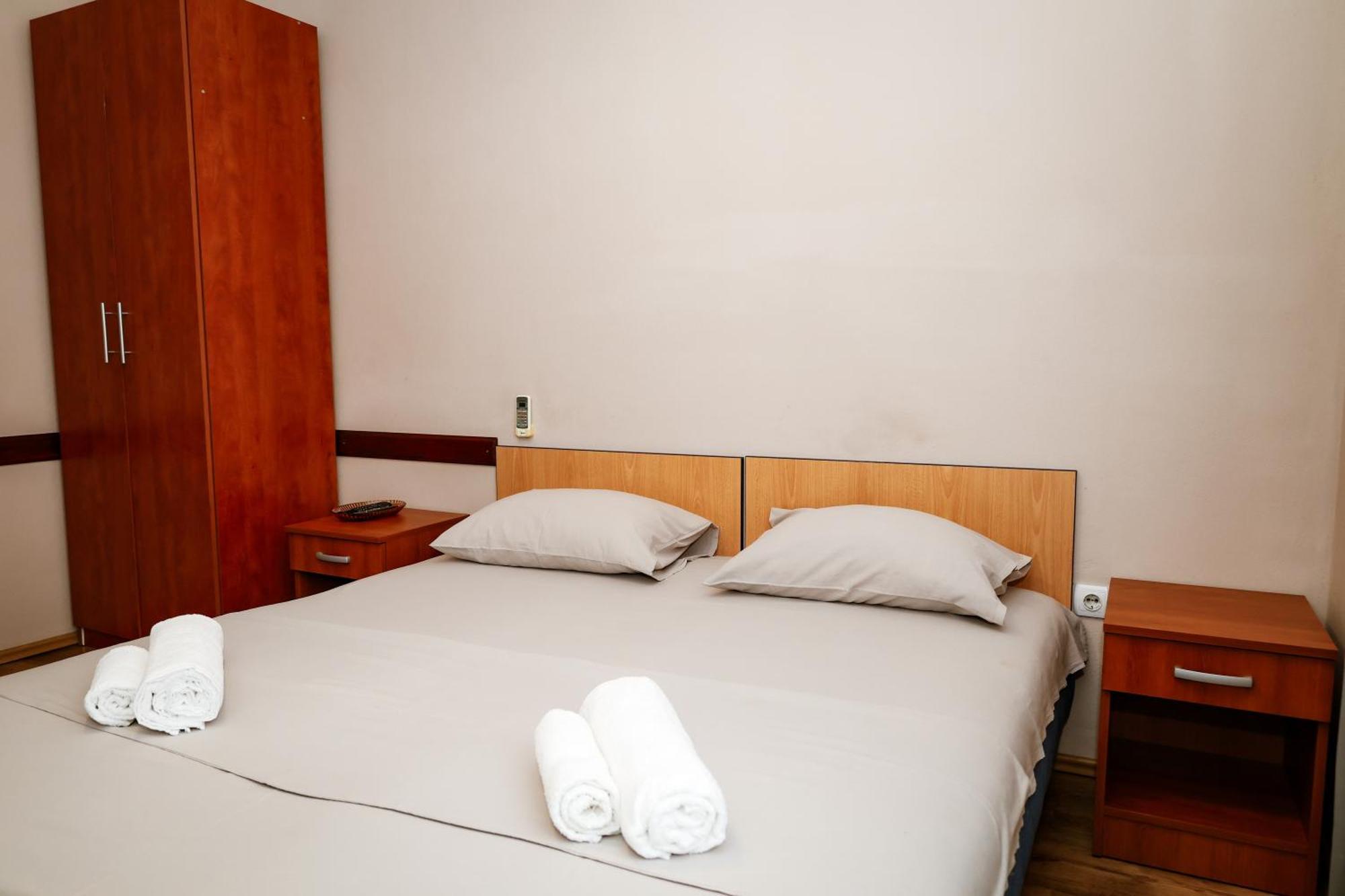 Apartments Djukic Тиват Экстерьер фото