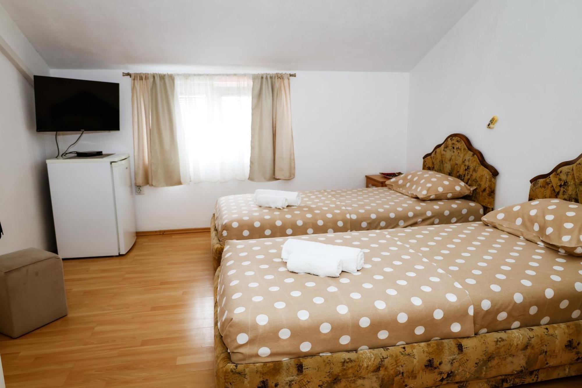 Apartments Djukic Тиват Экстерьер фото