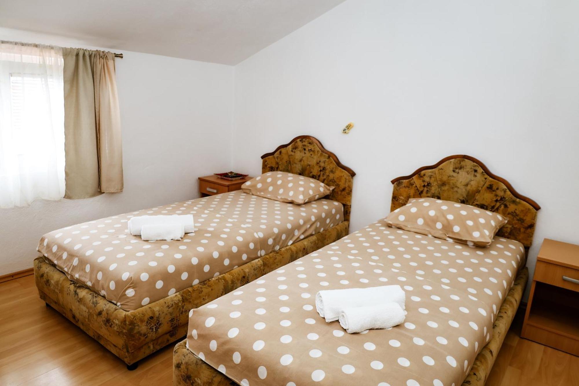 Apartments Djukic Тиват Экстерьер фото