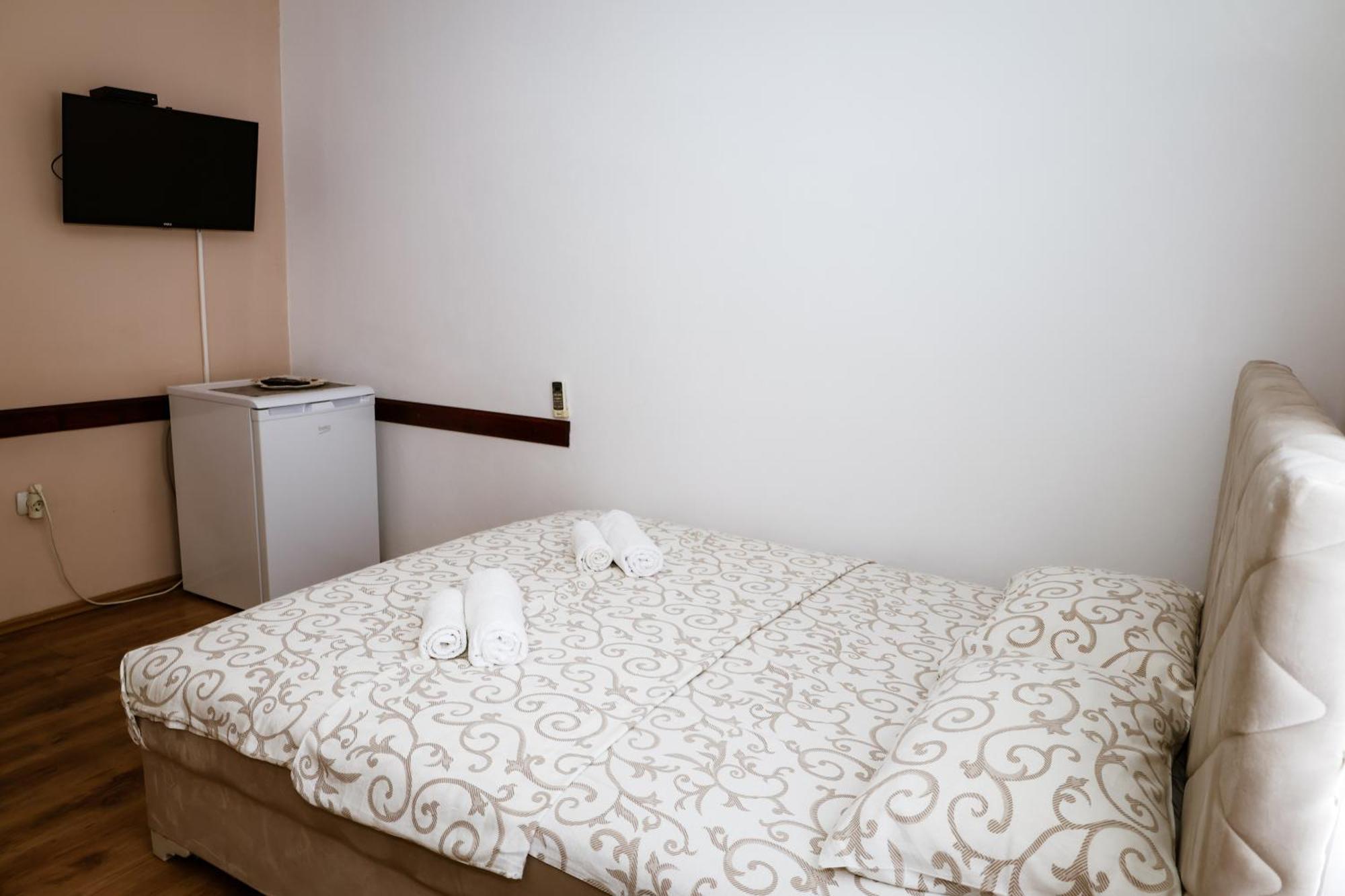 Apartments Djukic Тиват Экстерьер фото