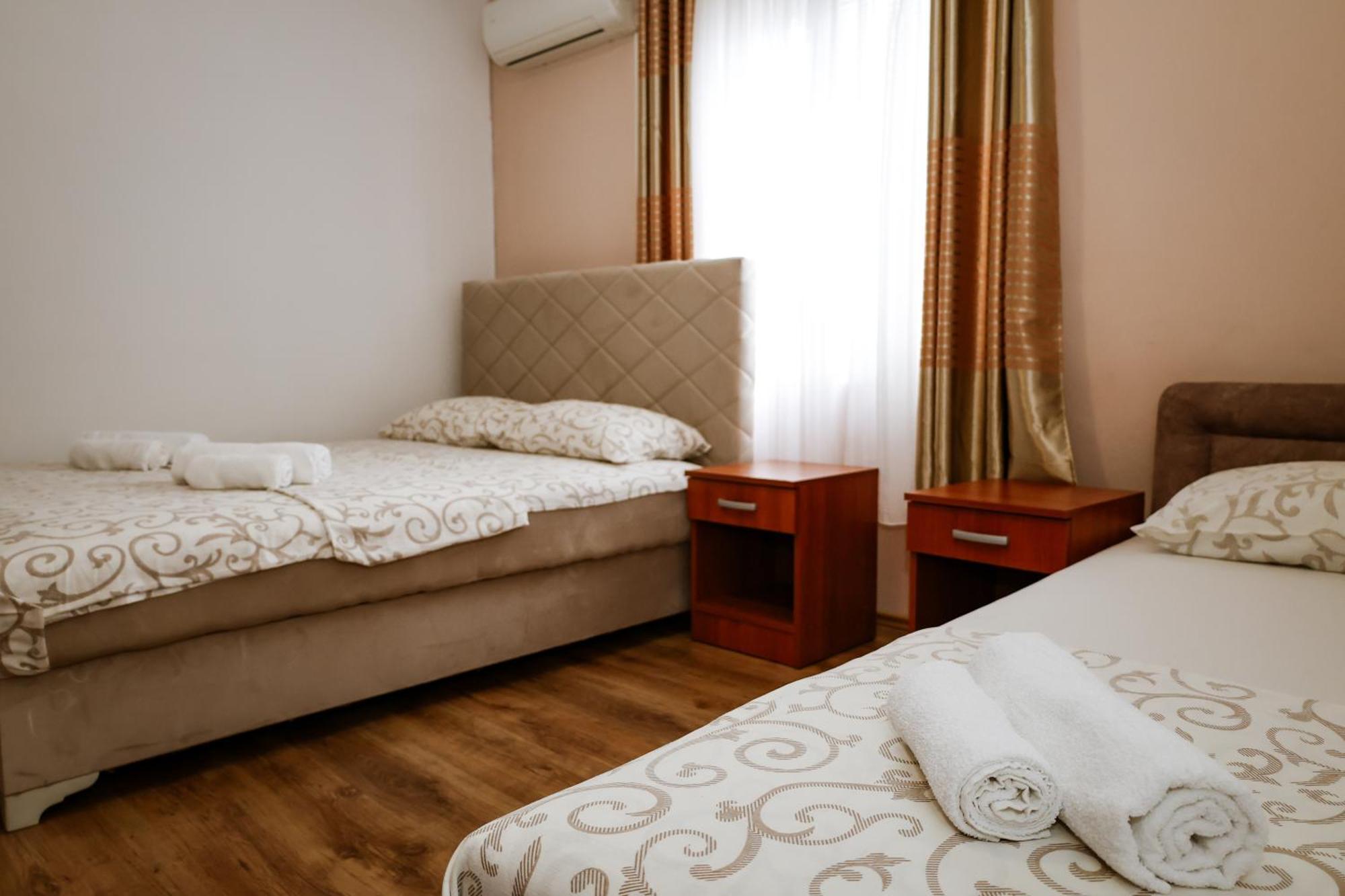 Apartments Djukic Тиват Экстерьер фото