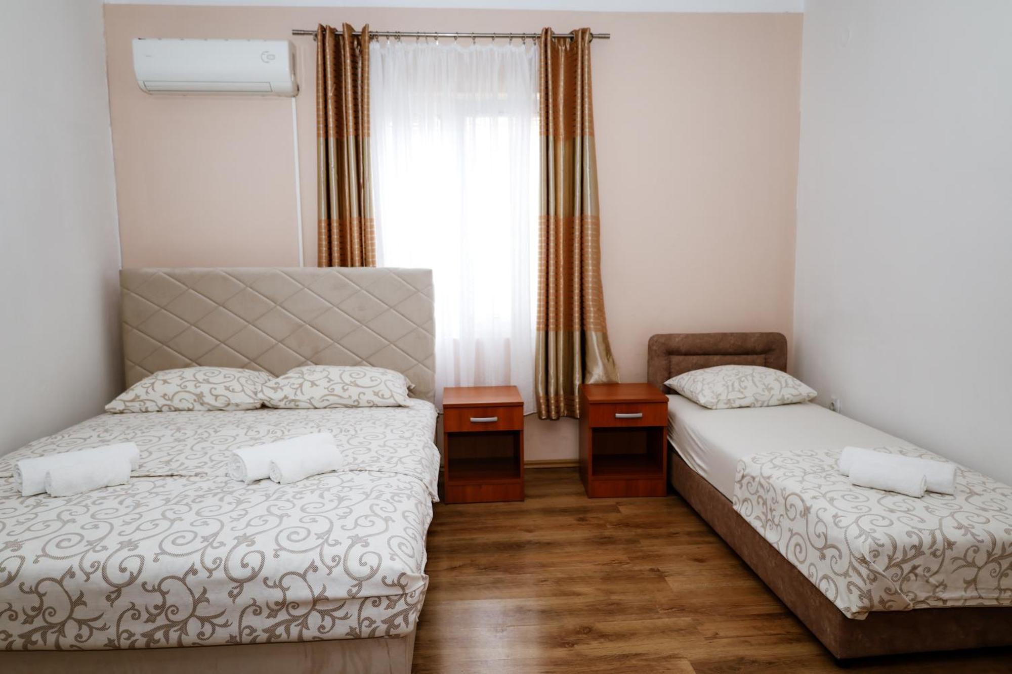 Apartments Djukic Тиват Экстерьер фото