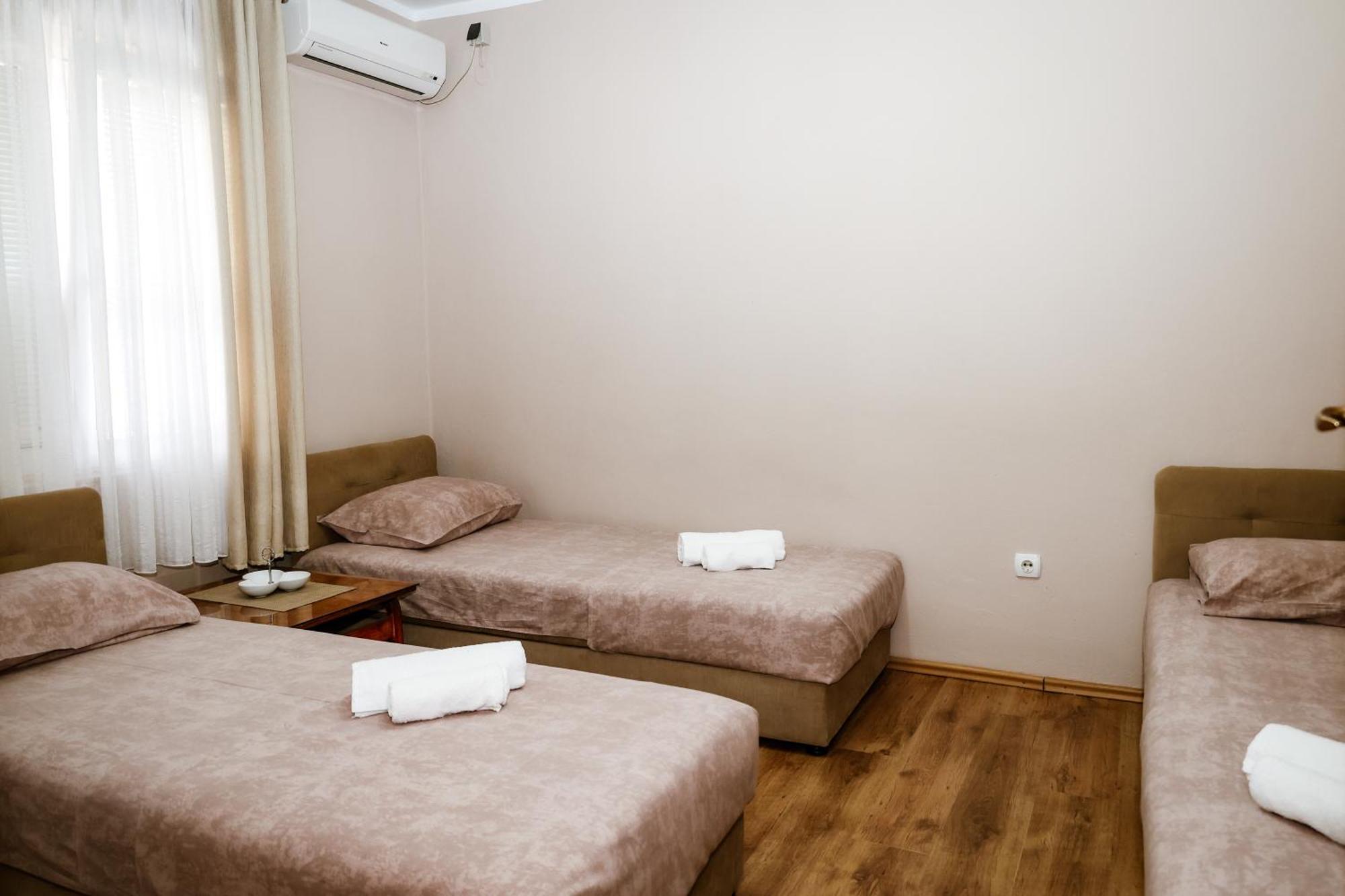 Apartments Djukic Тиват Экстерьер фото