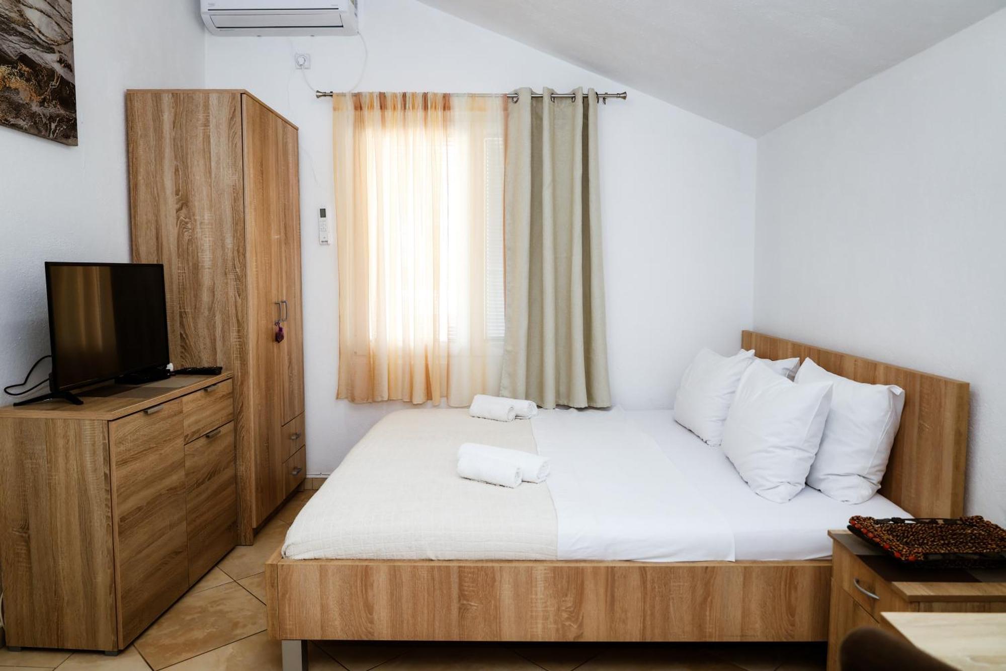 Apartments Djukic Тиват Экстерьер фото